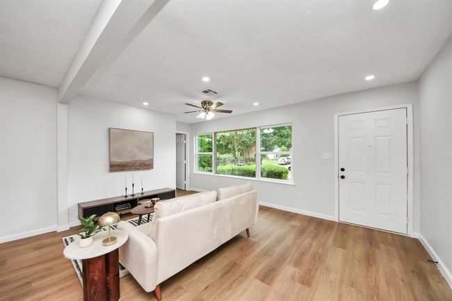 6018 Beekman Rd, House other with 3 bedrooms, 2 bathrooms and null parking in Houston TX | Image 8