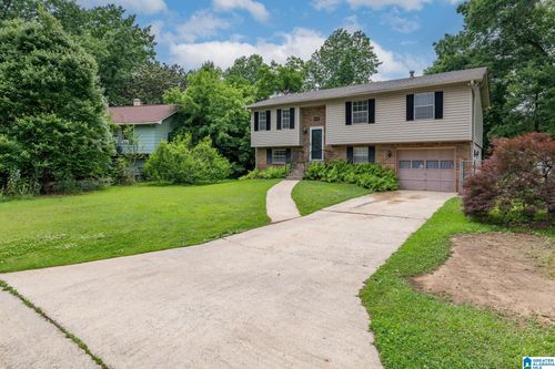 202 Gardenview Ln, GARDENDALE, AL, 35071-2311 | Card Image