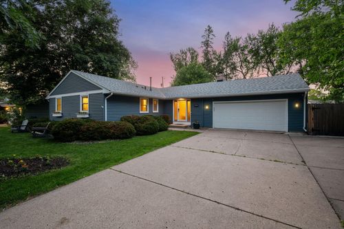 4704 W 70th St, Edina, MN, 55435-4060 | Card Image