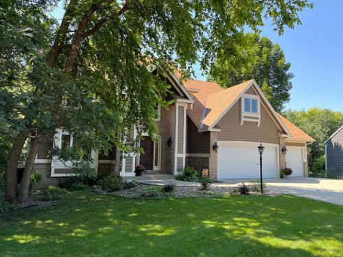 1237 Summit Oaks Dr, Burnsville, MN, 55337-4714 | Card Image
