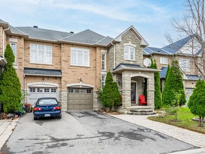 15 Royal Vista Rd, House attached with 3 bedrooms, 3 bathrooms and 3 parking in Brampton ON | Image 1