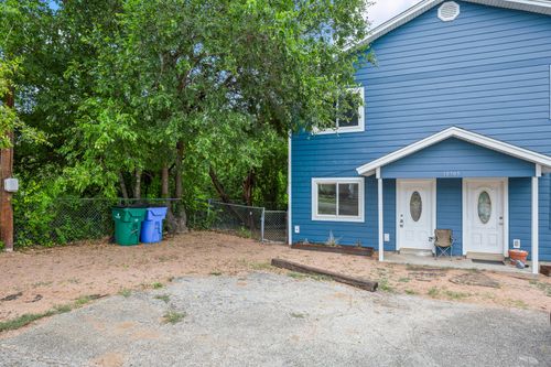 10905 Elm St, Jonestown, TX, 78645-2940 | Card Image