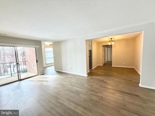 apt-13-3322 Woodburn Village Dr, ANNANDALE, VA, 22003-6861 | Card Image