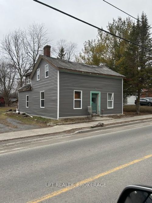 {{alt}} | Card Image