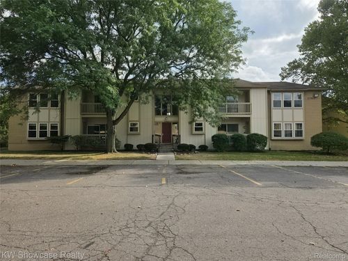 20-27860 Berrywood Ln, Farmington Hills, MI, 48334-4056 | Card Image
