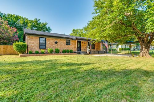 127 W Cedar St, Hurst, TX, 76053-5736 | Card Image
