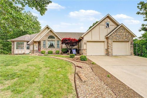 82 Cullen Hills Dr, Bella Vista, AR, 72715-4934 | Card Image