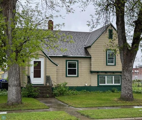 322 4th Ave, Enderlin, ND, 58027-1309 | Card Image