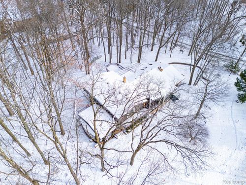 4710 Cove Rd, West Bloomfield, MI, 48323-3604 | Card Image