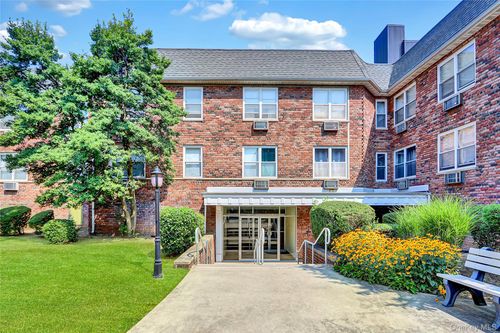 apt-247-30 Daley Pl, Lynbrook, NY, 11563-2210 | Card Image