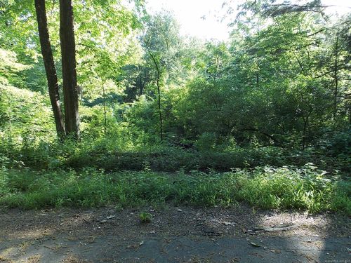 30 Cliff Dr, Avon, CT, 06001-3413 | Card Image
