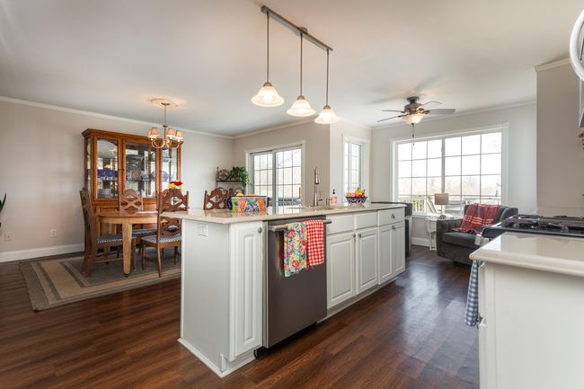 Kitchen Dining area | Image 11