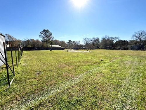 307 1/2 Avenue D, China, TX, 77613 | Card Image