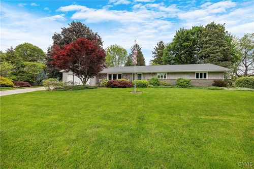 8 Thistlewood Ln, Fayetteville, NY, 13066-1637 | Card Image