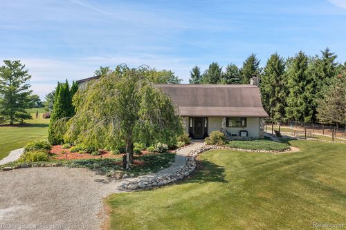 5695 Norman Rd, Grant Twp, MI, 48032-3300 | Card Image