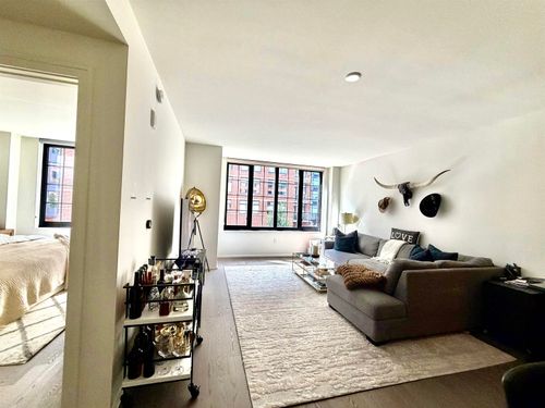 2c203-1425 Hudson St, Hoboken, NJ, 07030-5996 | Card Image