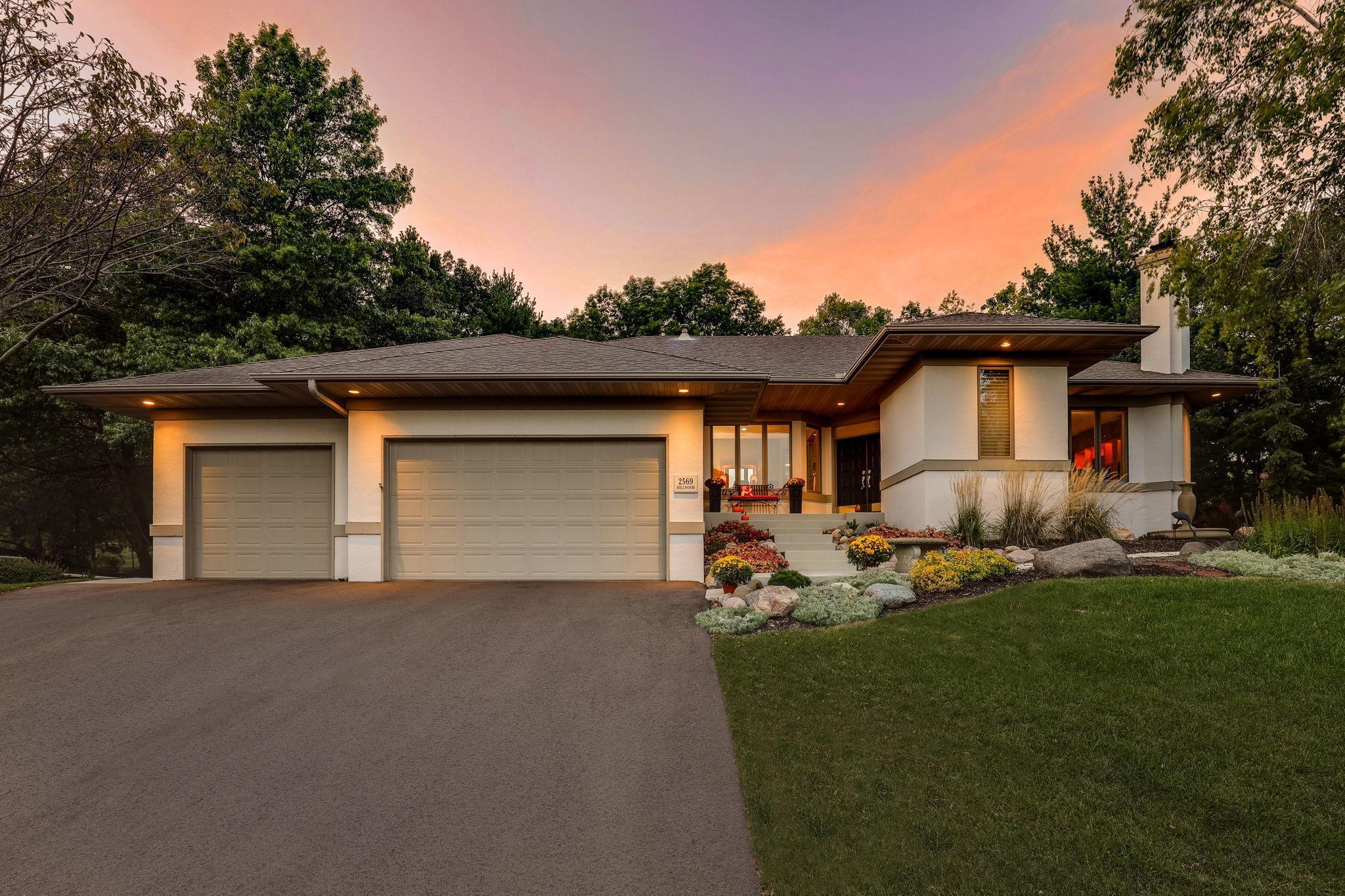 Hillwood Dr, Saint Paul, MN 55119
