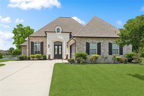 317 E Augusta Ln, Slidell, LA, 70458-8830 | Card Image
