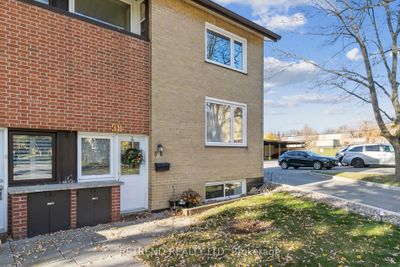 58 Broadpath Rd, Condo with 3 bedrooms, 2 bathrooms and 1 parking in North York ON | Image 3