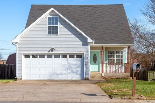 3889 Mackenzie Dr, Clarksville, TN, 37042-8641 | Card Image