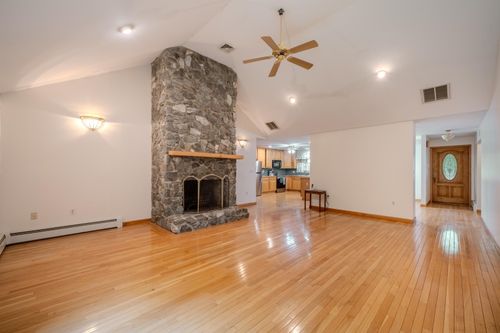 15 Hickory Hill Rd, Pelham, NH, 03076-3155 | Card Image