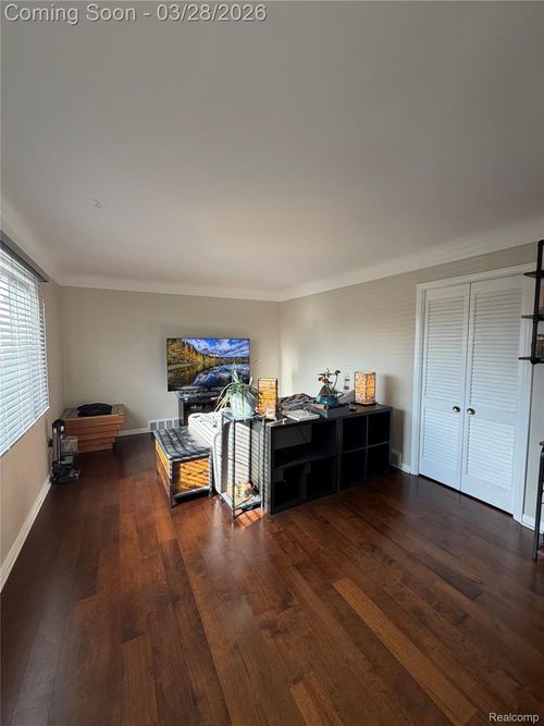 1071 13th St, Wyandotte, MI, 48192-3109 | Card Image