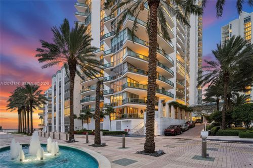 611-1331 Brickell Bay Dr, Miami, FL, 33131-3690 | Card Image