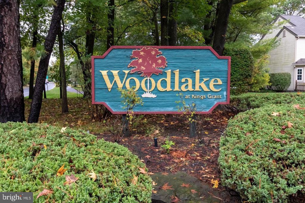 Woodlake Dr, Marlton, NJ 08053
