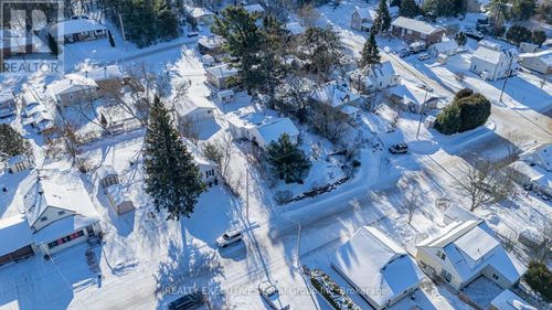 {{alt}} | Card Image