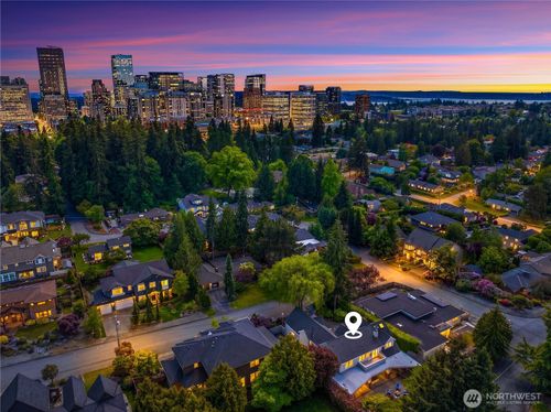 10910 Ne 18th Pl, Bellevue, WA, 98004-2903 | Card Image