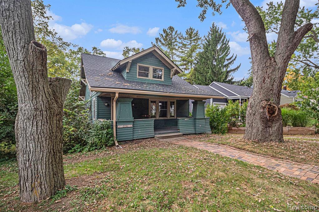 Ann Arbor St, Saline, MI 48176