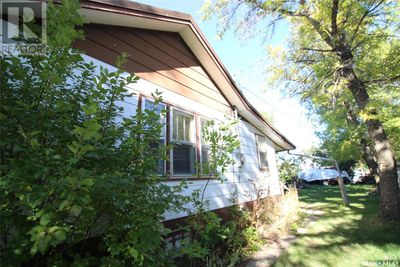 476 3 Rd St E, House other with 2 bedrooms, 1 bathrooms and null parking in Shaunavon SK | Image 2