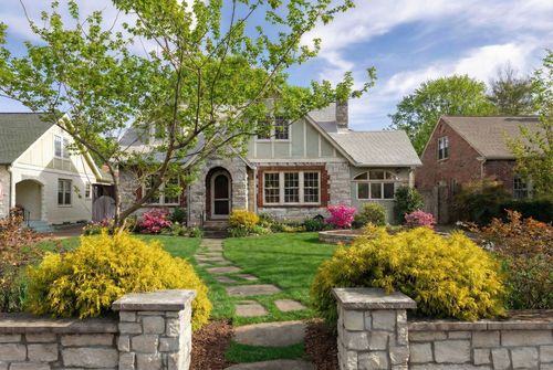 214 Lauderdale Rd, Nashville, TN, 37205-1822 | Card Image