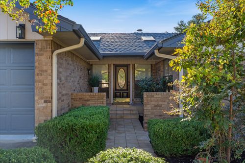 421 Saint Andrews St, Meadowlakes, TX, 78654-6811 | Card Image
