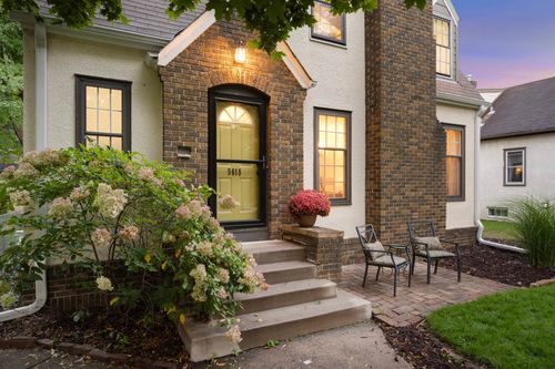 5615 12th Ave S, Minneapolis, MN, 55417-2520 | Card Image