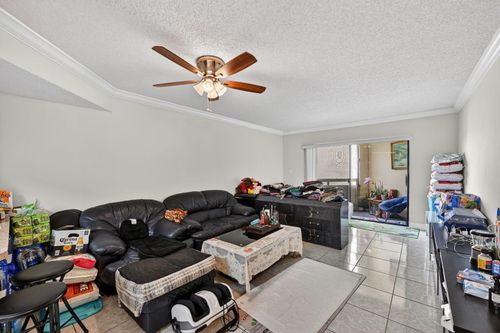 305-8290 Lake Dr, Doral, FL, 33166-7820 | Card Image