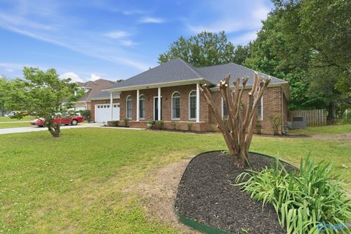 100 Pebblebrook Cir, Madison, AL, 35758-7684 | Card Image