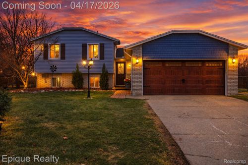 5013 Gardner St E, Sterling Heights, MI, 48310-2708 | Card Image