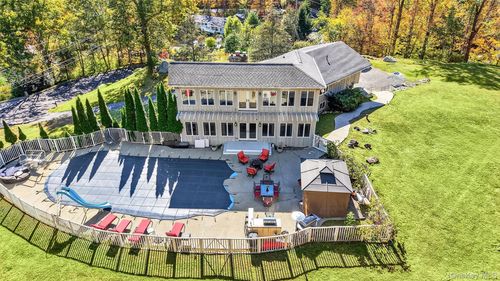 10 Sunrise Dr, Putnam Valley, NY, 10579-2723 | Card Image