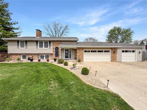 2613 Paradise Rd, Mattoon, IL, 61938-8950 | Card Image