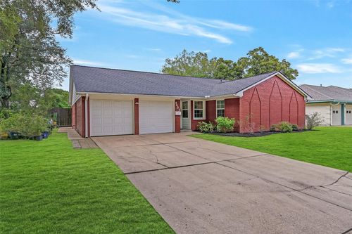 5403 Carmona Ln, Pearland, TX, 77584-1137 | Card Image