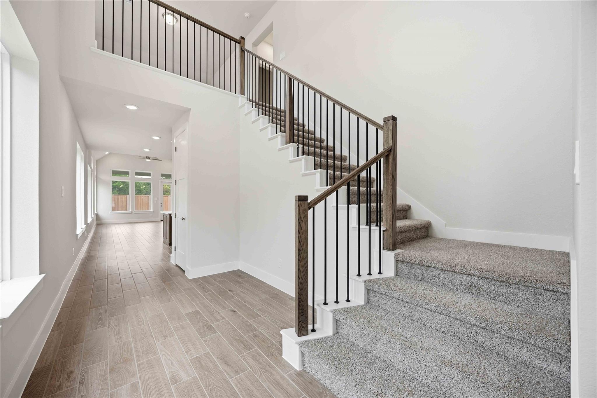 Residential in Iowa Colony 5