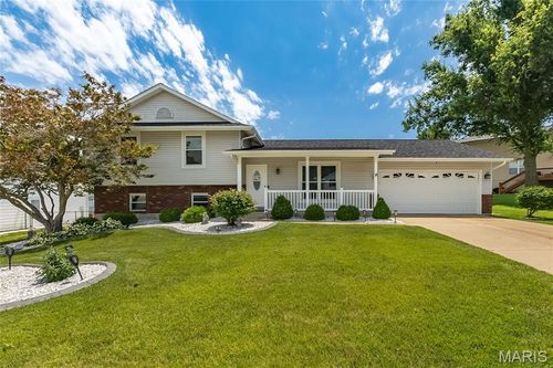 304 Trailview Ave, Saint Peters, MO, 63376-5110 | Card Image