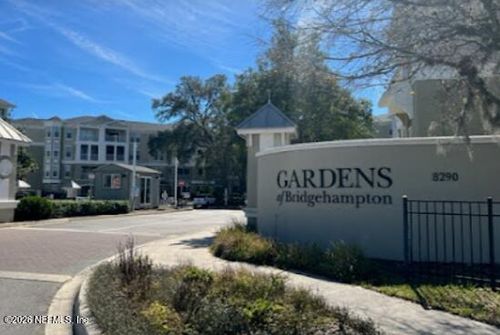 911-8290 Gate Pkwy W, Jacksonville, FL, 32216-3624 | Card Image