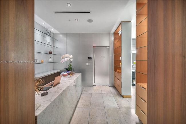 APT-3705 - 88 Sw 7 Th St, Condo with 2 bedrooms, 3 bathrooms and null parking in MIAMI FL | Image 31