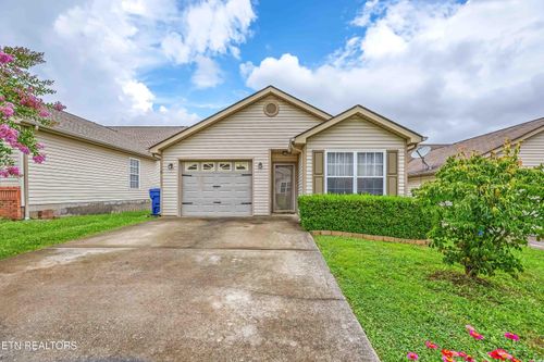 1529 Sails Way, Knoxville, TN, 37932-2141 | Card Image
