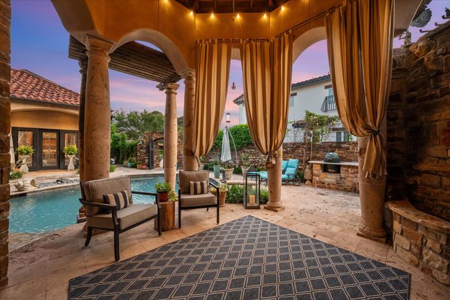 Covered patio | Image 35