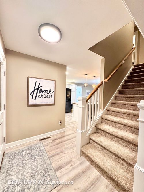 10346 Laurel Woods Pl, Freeland, MI, 48623-8941 | Card Image