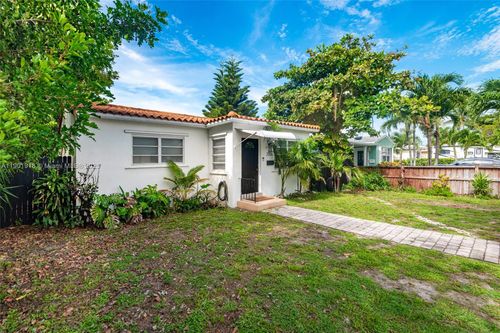 2506 Harding St, Hollywood, FL, 33020-2351 | Card Image