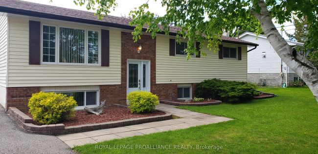 197 Chatterton Valley Cres, House other with 3 bedrooms, 2 bathrooms and 6 parking in Foxboro ON | Image 4